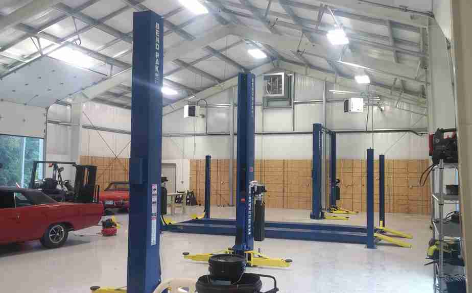 BendPak 2 And 4 Post Auto Lifts – Ferrari